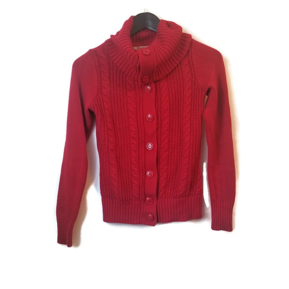 RW&CO. Women's red cable knit button front sweater